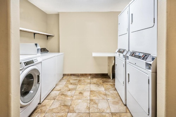 Candlewood Suites Galveston image 15